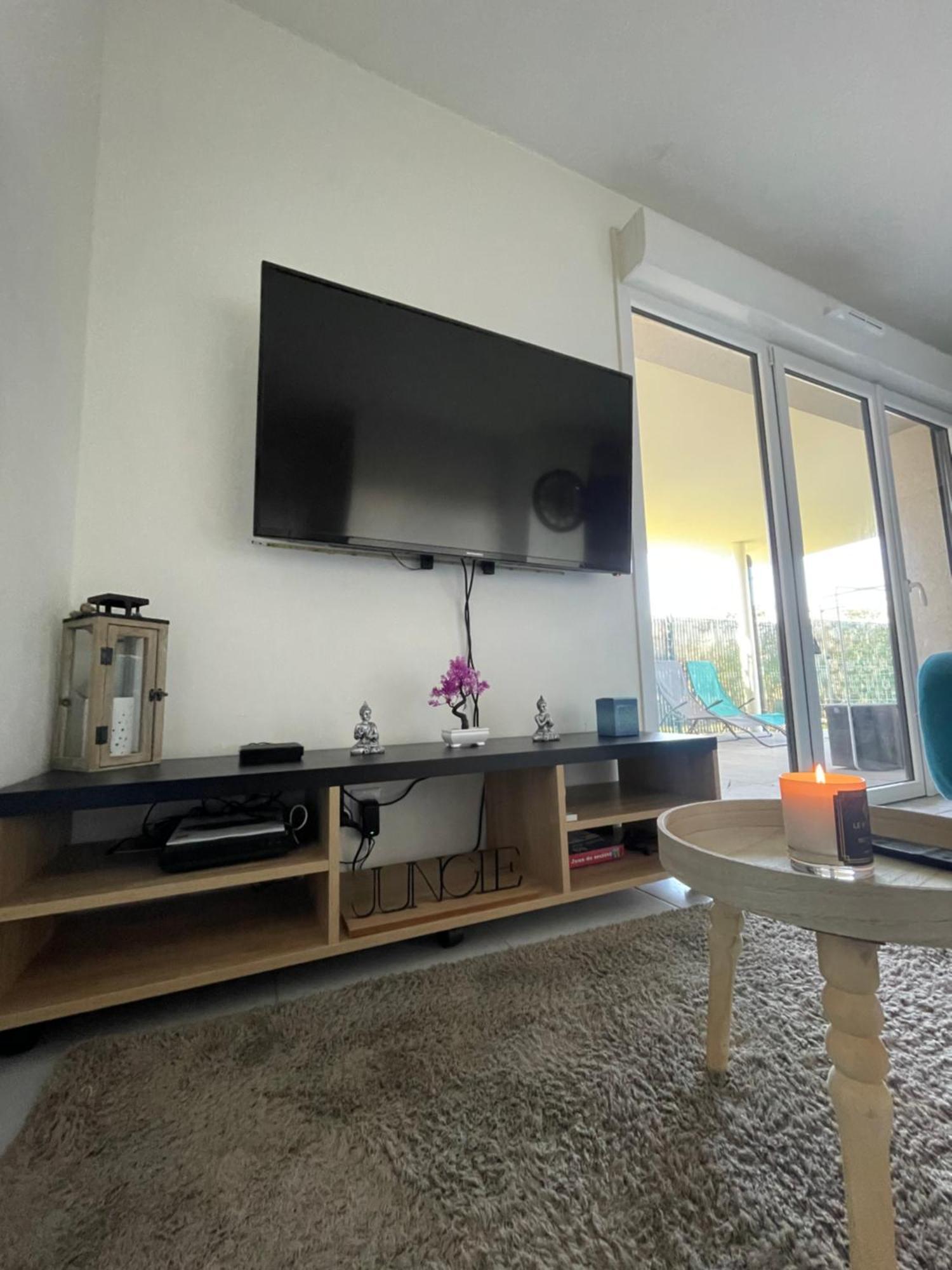 Apartmán Pleasant Garden Douvaine Exteriér fotografie